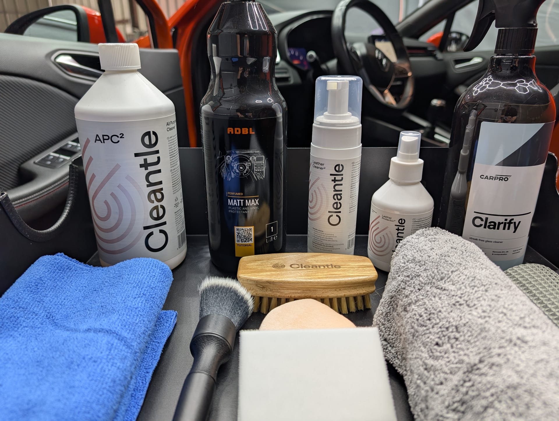 Produits de detailing professionnels utilisés par MajesticAuto pour les traitements céramique et polissage